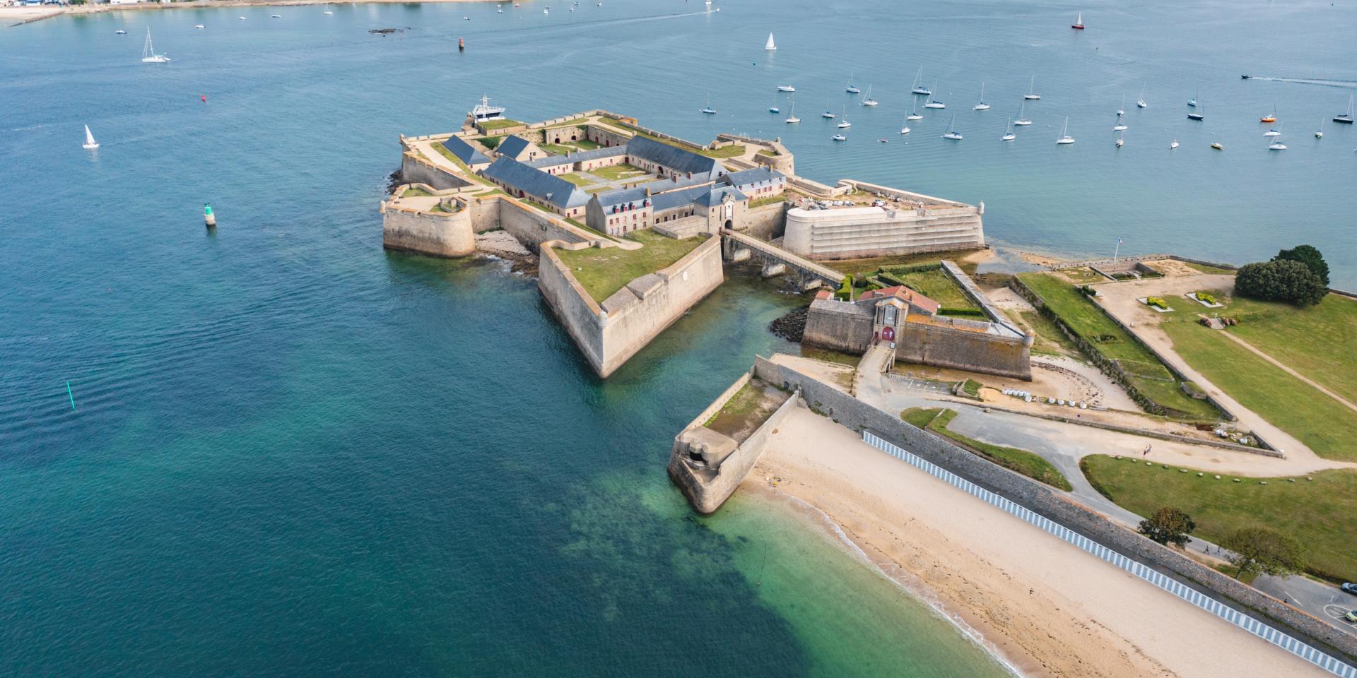 Immobilier à Port-Louis et Riantec : entre histoire et océan